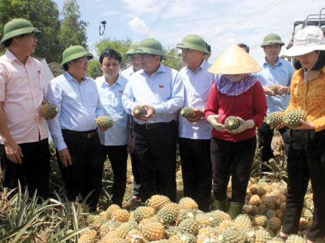 Quang Tri Restructuring Agriculture, Speeding Up Rural Development