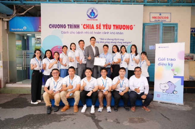 Shinhan Life Vietnam Shared Love with Pediatric Patients